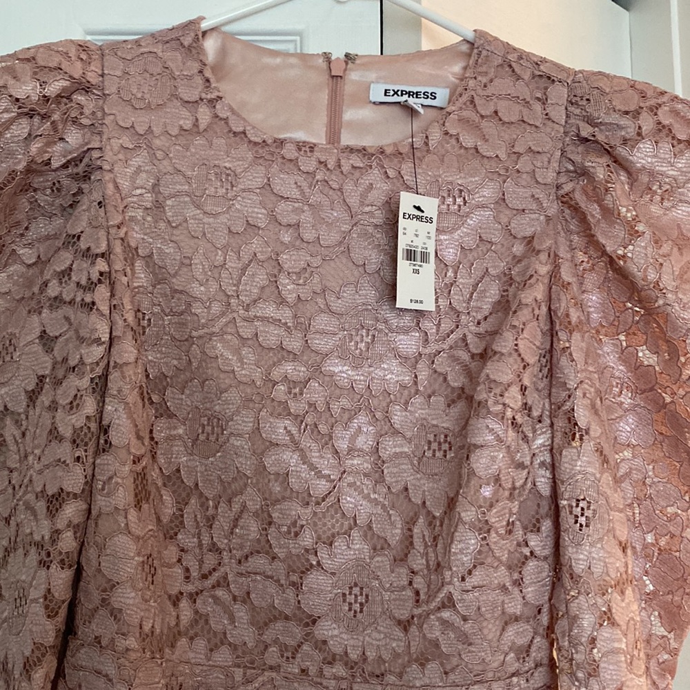 Express dress - Picture 2 of 5
